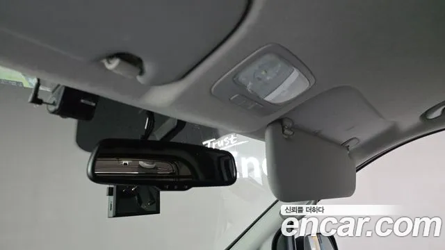 Hyundai Starex 2019 — фото 15