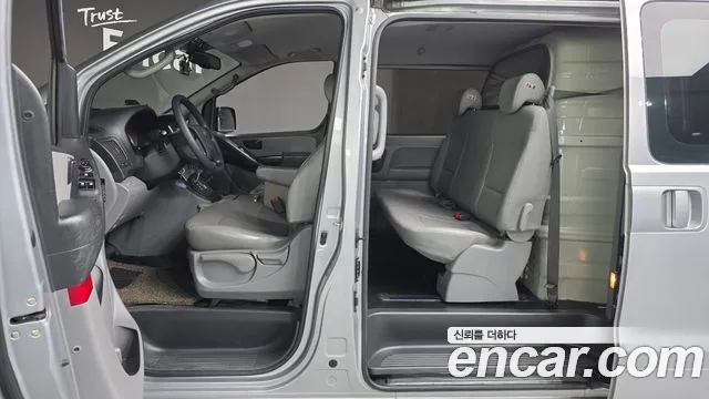 Hyundai Starex 2019 — фото 17