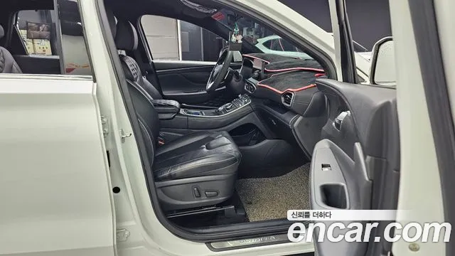 Hyundai Santafe 2021 — фото 10