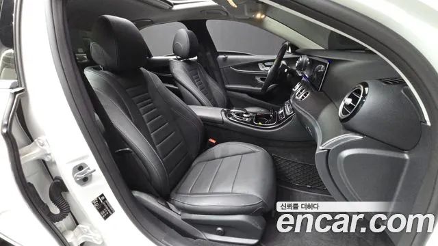 Mercedes-Benz E-Class 2020 — фото 11