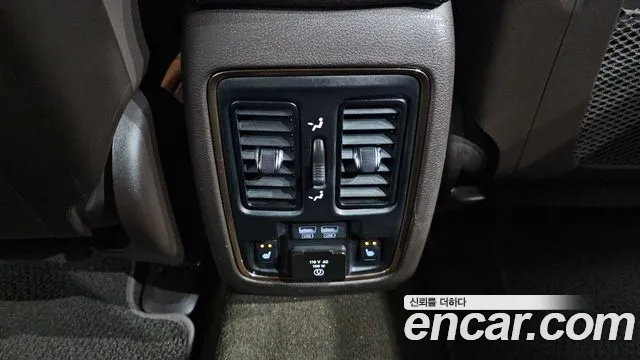 Jeep Cherokee 2019 — фото 19