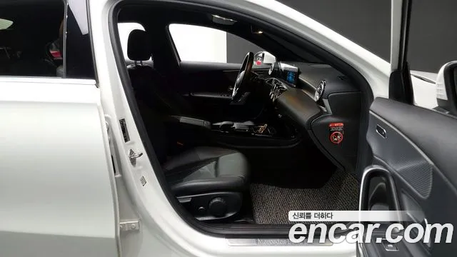 Mercedes-Benz A-Class 2022 — фото 11
