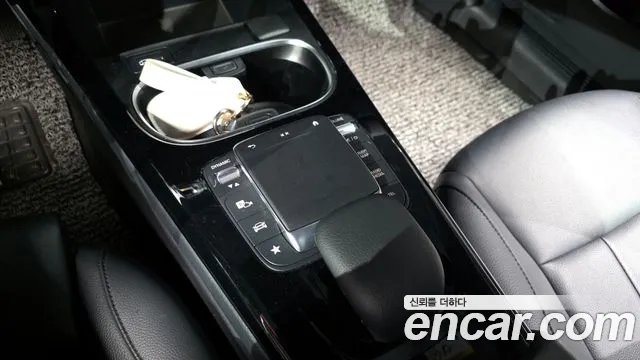 Mercedes-Benz A-Class 2022 — фото 17