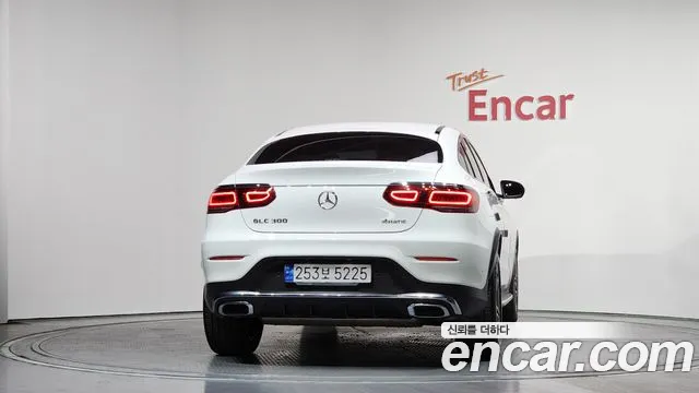Mercedes-Benz GLC-Class 2023 — фото 4