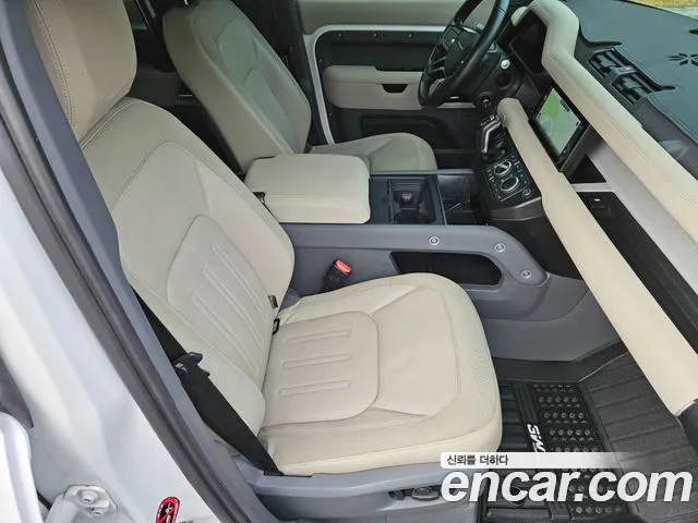Land Rover Defender 2020 — фото 16
