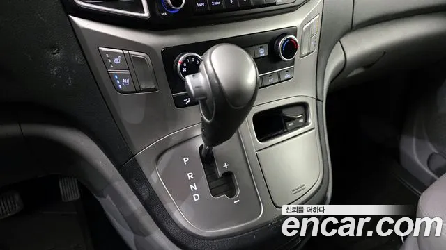 Hyundai Starex 2020 — фото 9