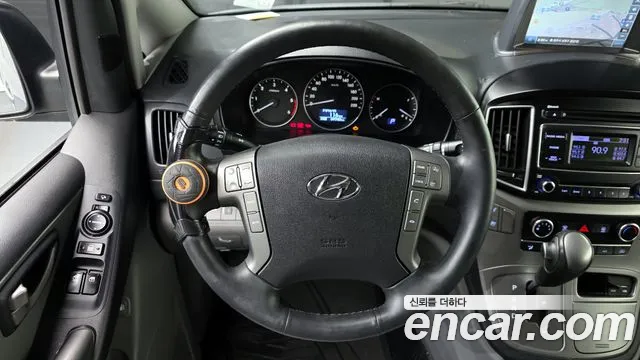 Hyundai Starex 2020 — фото 15