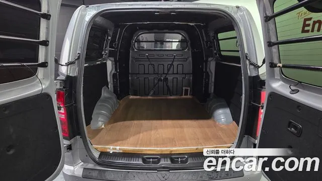 Hyundai Starex 2020 — фото 19