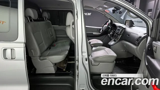 Hyundai Starex 2020 — фото 20