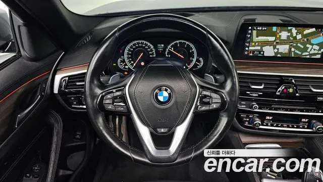 BMW 5-Series 2017 — фото 13