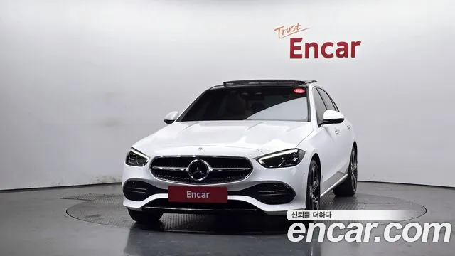 Mercedes-Benz C-Class 2023 — фото 3