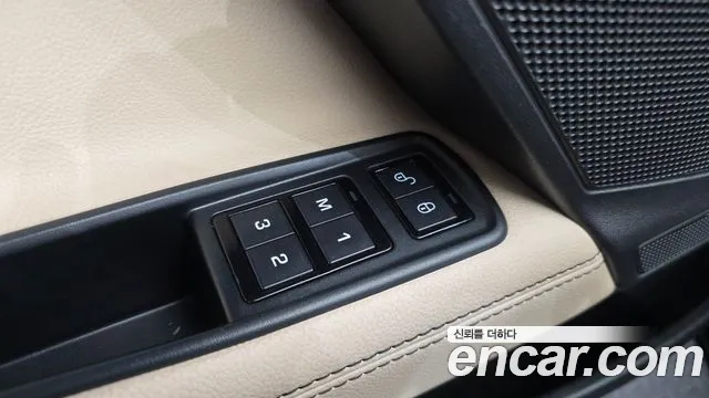 Jaguar XE 2016 — фото 13