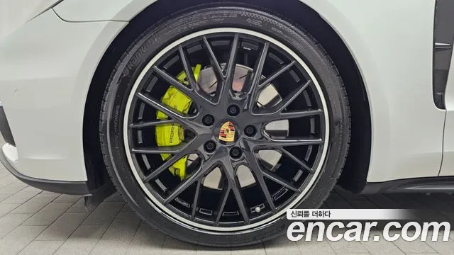 Porsche Panamera 2018 — фото 5