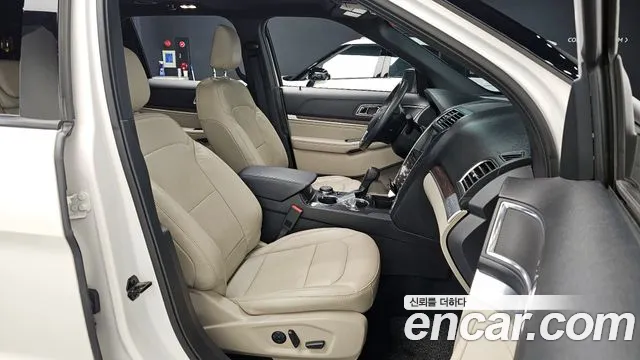 Ford Explorer 2019 — фото 10