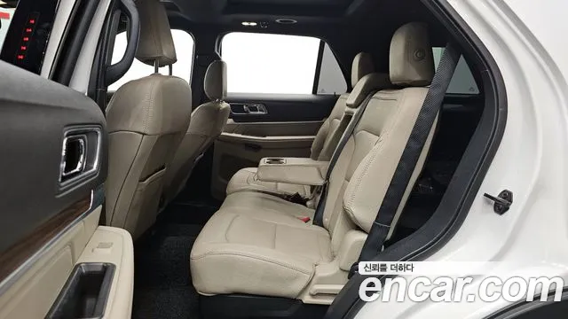Ford Explorer 2019 — фото 12