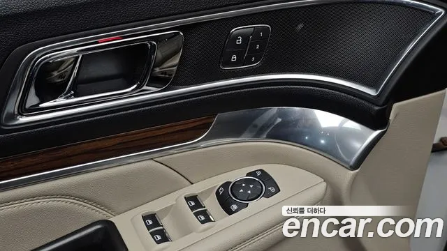 Ford Explorer 2019 — фото 17