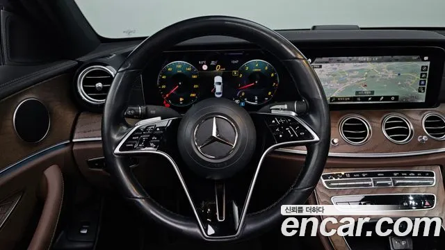 Mercedes-Benz E-Class 2021 — фото 14