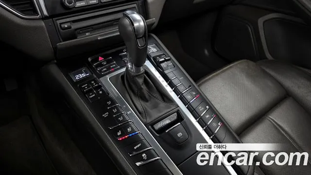 Porsche Macan 2017 — фото 9