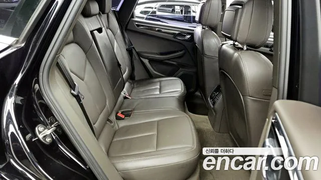Porsche Macan 2017 — фото 12