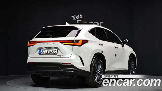 Lexus NX 2025 — фото 2