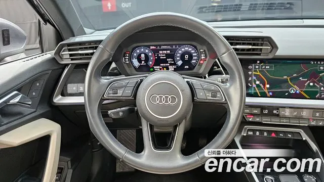 Audi A3 2023 — фото 13