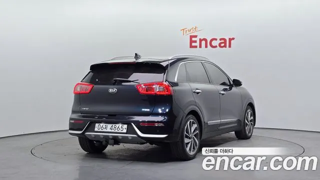 Kia Niro 2017 — фото 2