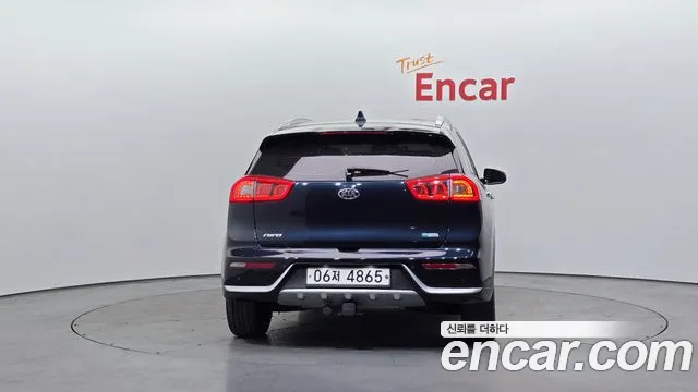Kia Niro 2017 — фото 4