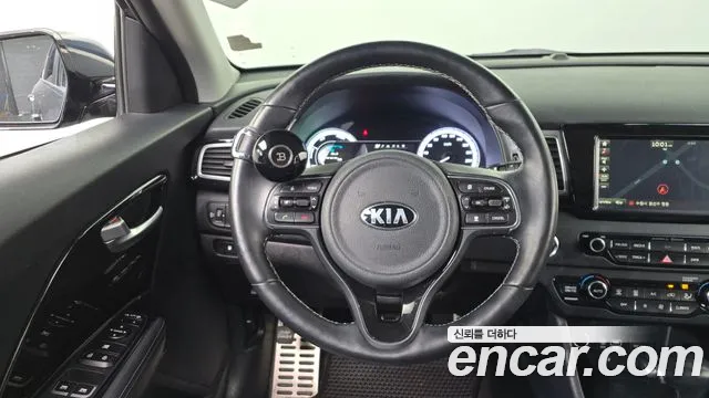 Kia Niro 2017 — фото 13