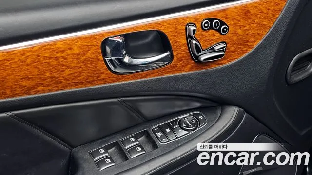 Hyundai Equus 2012 — фото 17