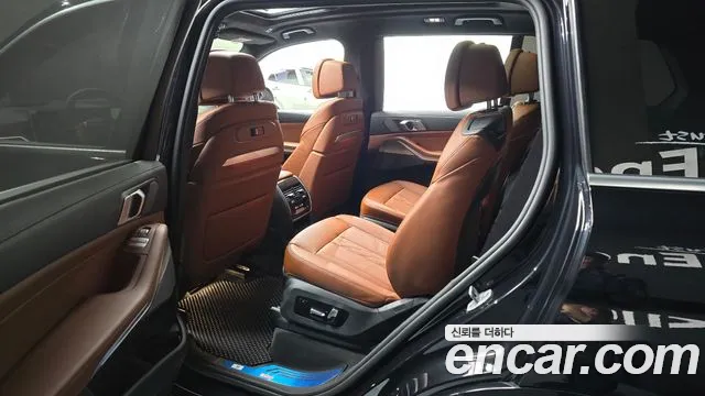 BMW X7 2025 — фото 11