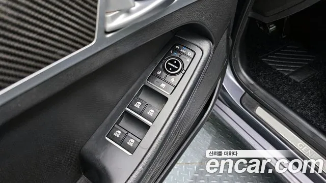 Hyundai Genesis 2014 — фото 17