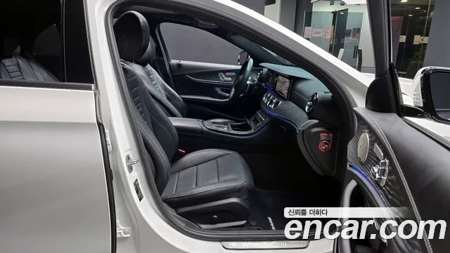 Mercedes-Benz E-Class 2022 — фото 10