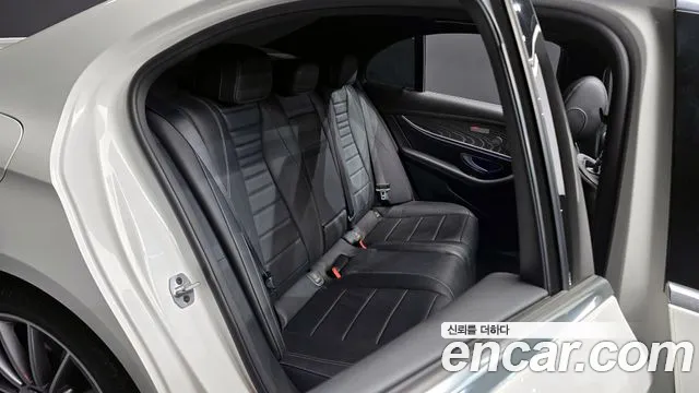 Mercedes-Benz E-Class 2022 — фото 12