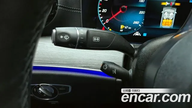 Mercedes-Benz E-Class 2022 — фото 18