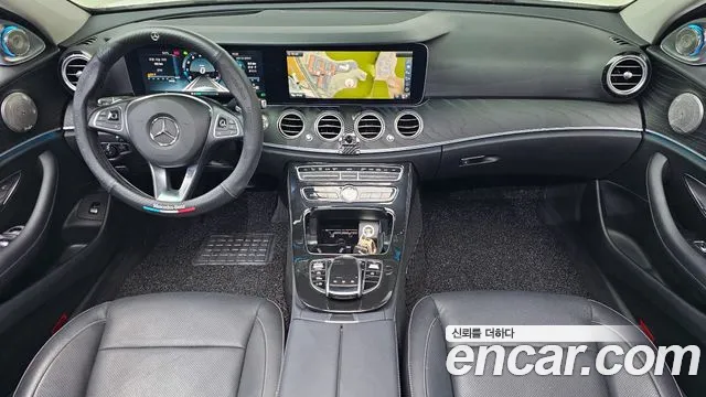 Mercedes-Benz E-Class 2017 — фото 7