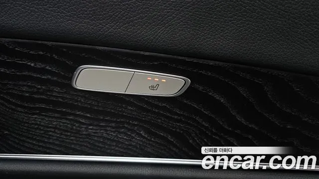 Mercedes-Benz E-Class 2017 — фото 18