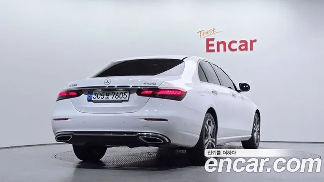 Mercedes-Benz E-Class 2022 — фото 2