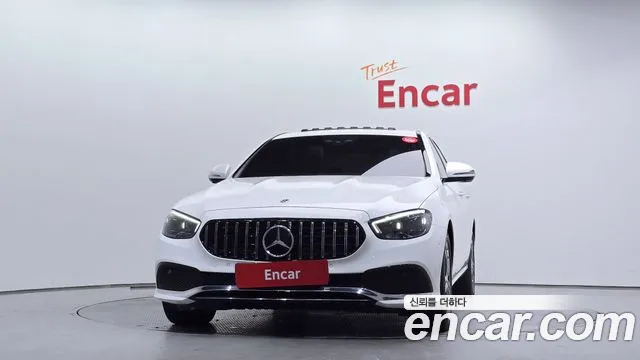 Mercedes-Benz E-Class 2022 — фото 3