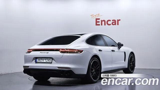 Porsche Panamera 2018 — фото 2