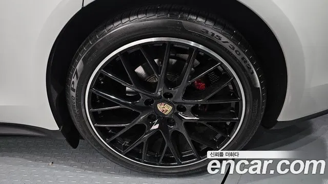Porsche Panamera 2018 — фото 5