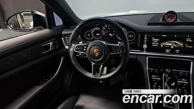 Porsche Panamera 2018 — фото 13