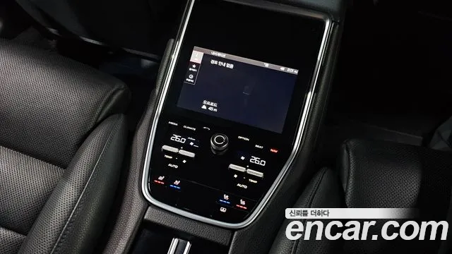 Porsche Panamera 2018 — фото 19