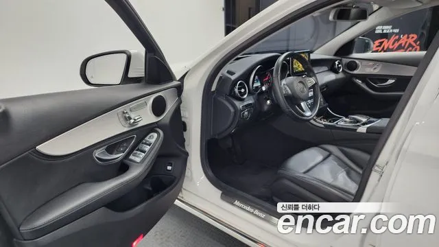 Mercedes-Benz C-Class 2016 — фото 10