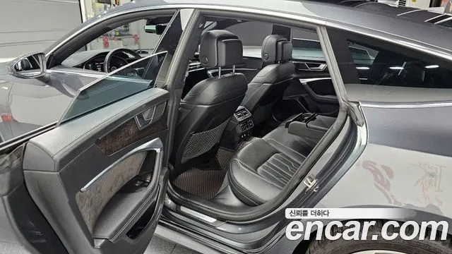 Audi A7 2020 — фото 11