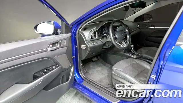 Hyundai AVANTE 2019 — фото 10