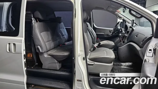 Hyundai Starex 2010 — фото 10