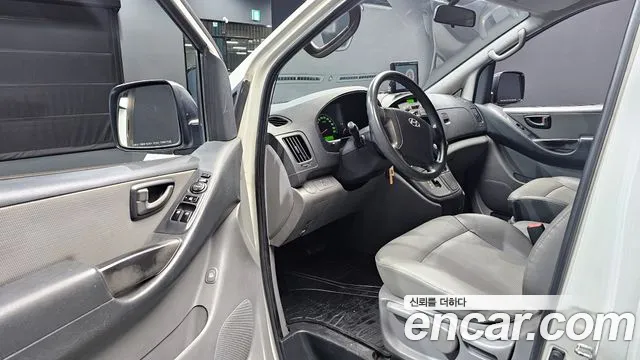 Hyundai Starex 2010 — фото 11
