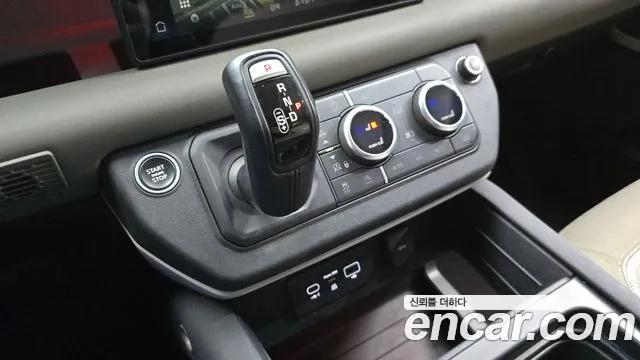 Land Rover Defender 2020 — фото 9