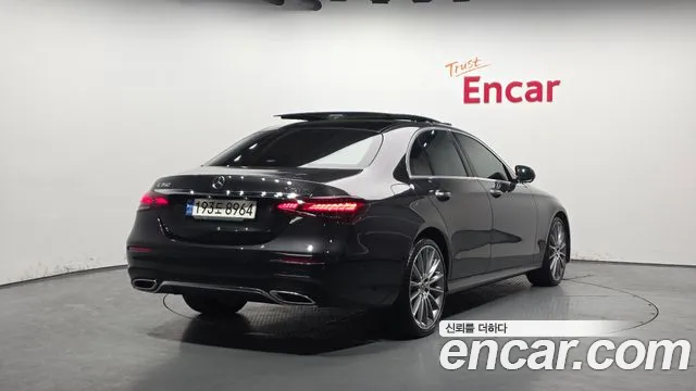 Mercedes-Benz E-Class 2022 — фото 2