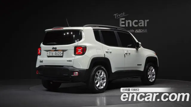 Jeep Renegade 2016 — фото 2